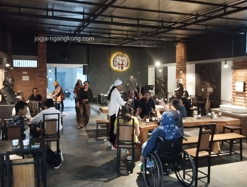 Kopi Macan, Tempat Inspiratif Bagi Seniman dan Pecinta Kopi di Yogyakarta