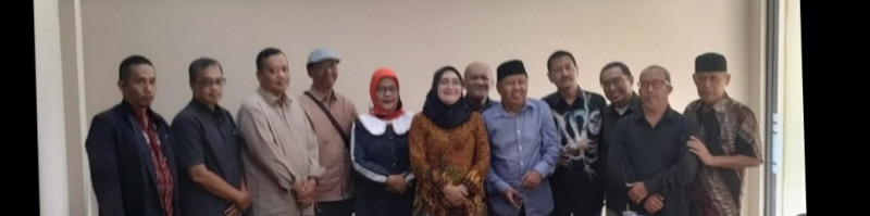 Danais dan Hak Publik atas Informasi